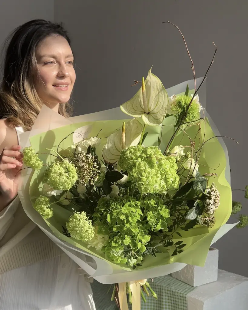 Составной букет в зеленой гамме