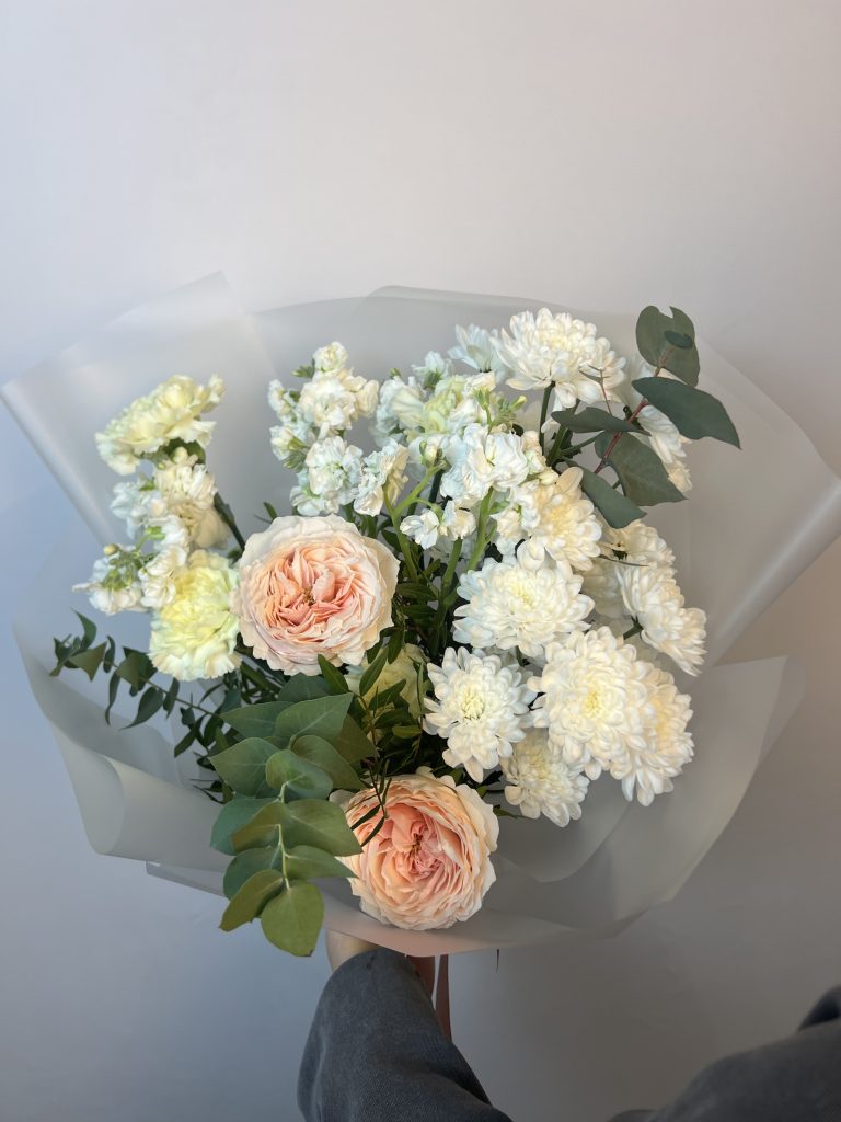 Нежный составной букет