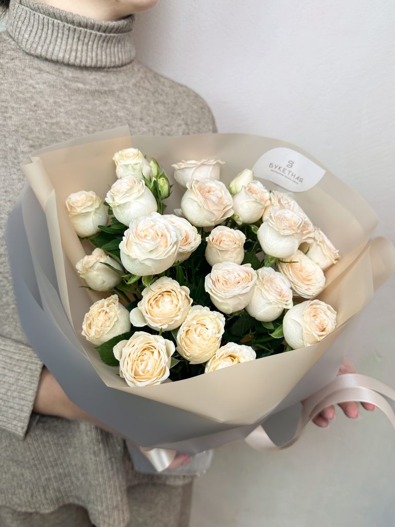 МОНО БУКЕТ ИЗ РОЗЫ КУСТОВОЙ