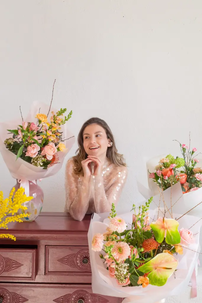 Букет из весенней коллекции в теплой гамме