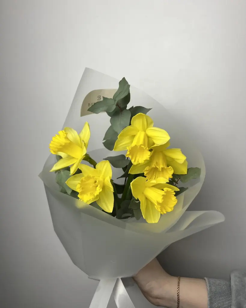 МОНОБУКЕТ ИЗ НАРЦИССОВ