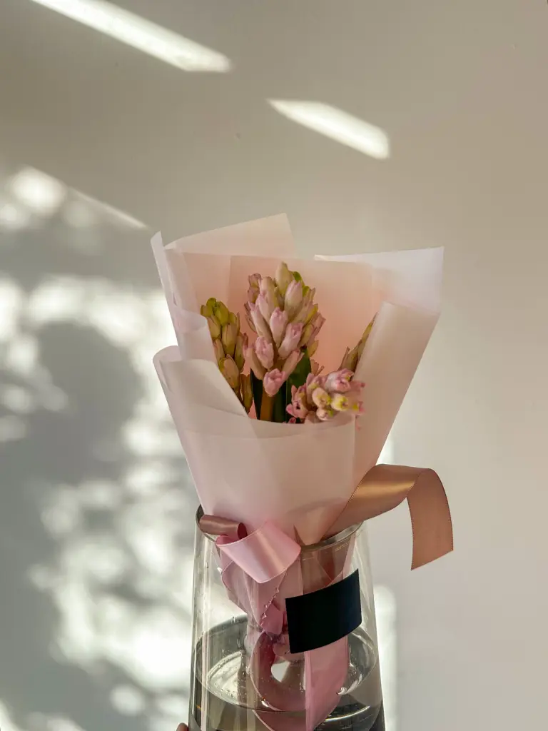 МИНИ БУКЕТ ИЗ ГИАЦИНТОВ