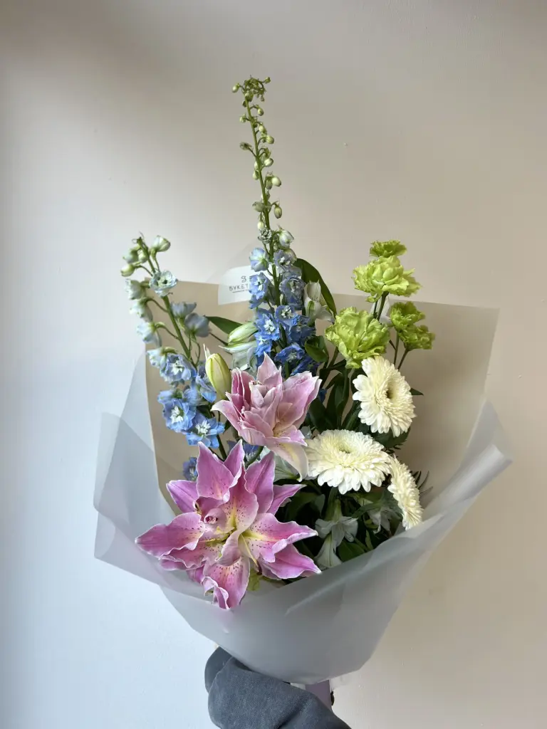 Составной букет в акварельной гамме