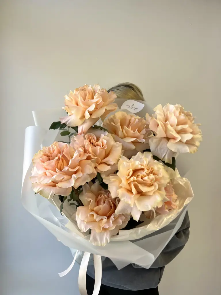 МОНОБУКЕТ ИЗ ФРАНЦУЗСКИХ РОЗ