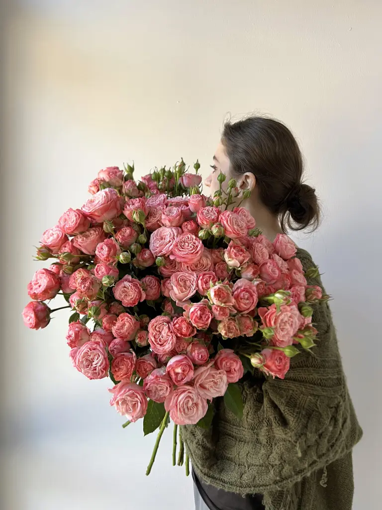 Кустовая роза Мадам Бомбастик