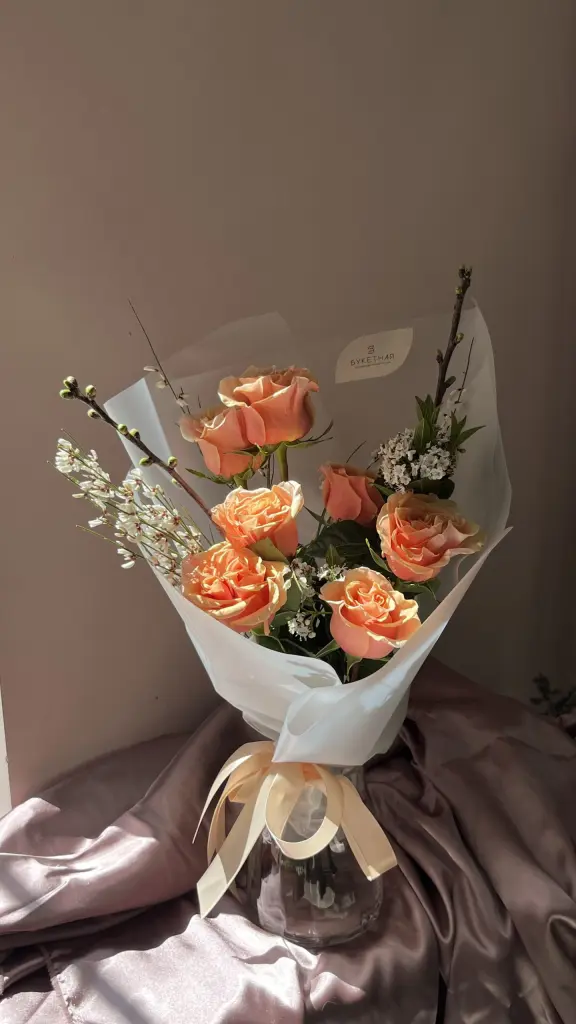 Составной букет в оранжевой гамме