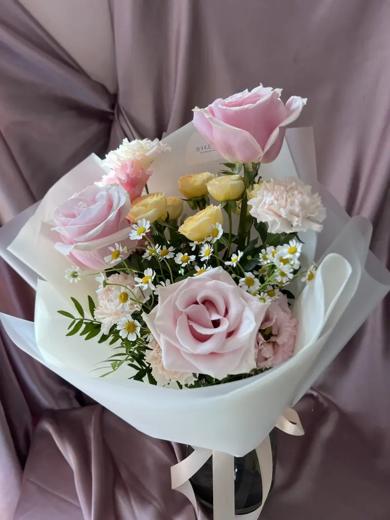 Нежный составной букет