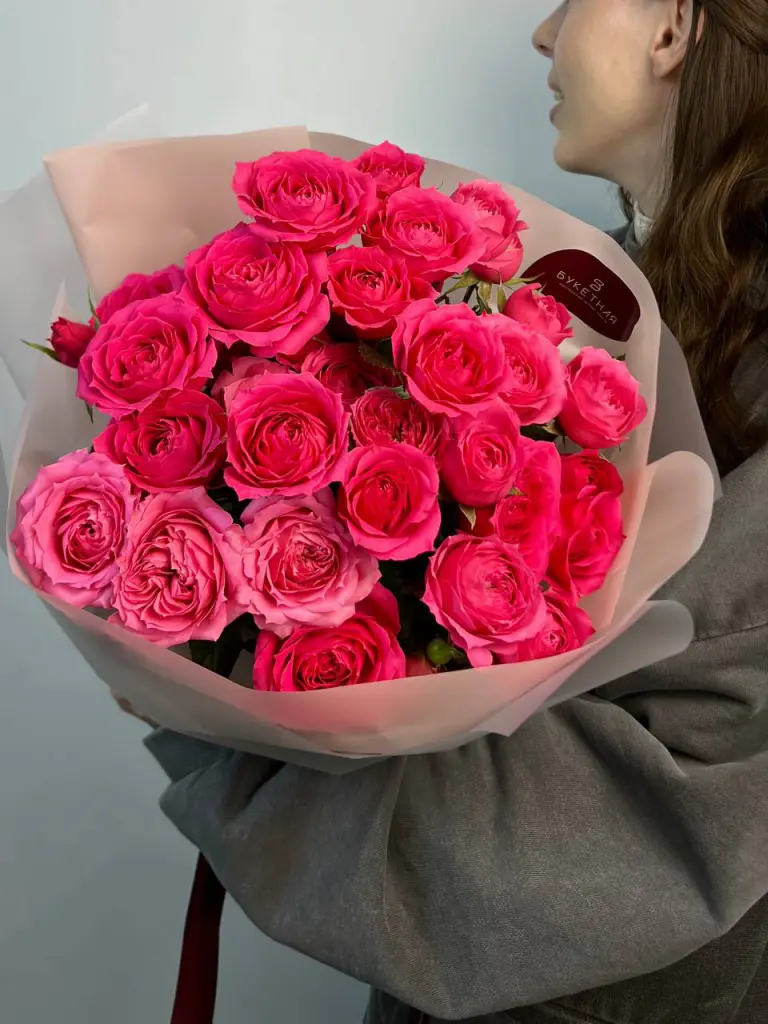 Яркий букет кустовой пионовидной розы, 7 шт в букете