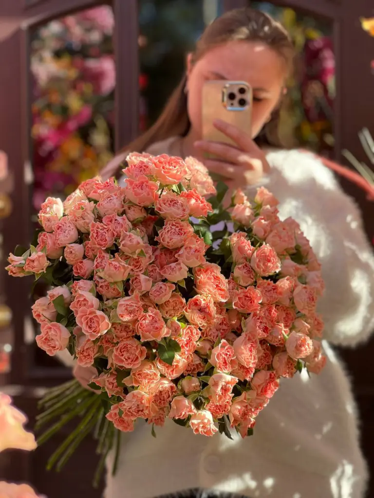 Кустовая роза «Фаир Флоу»