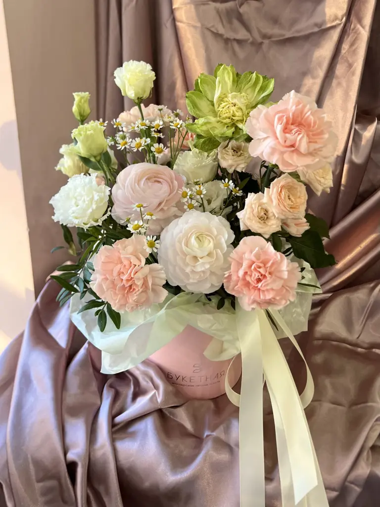 Композиция с лютиками