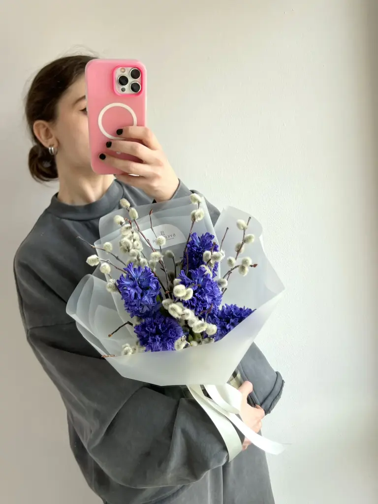 Букет гиацинтов с вербой