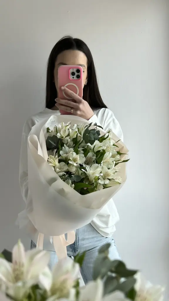 МОНОБУКЕТ ИЗ АЛЬСТРОМЕРИИ