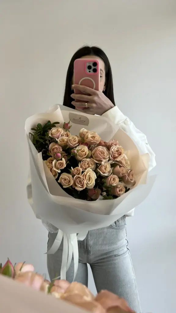 Монобукет из кустовых роз Дестини