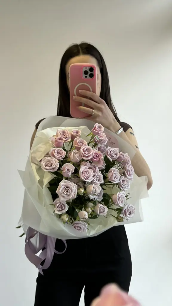 МОНОБУКЕТ ИЗ КУСТОВЫХ РОЗ