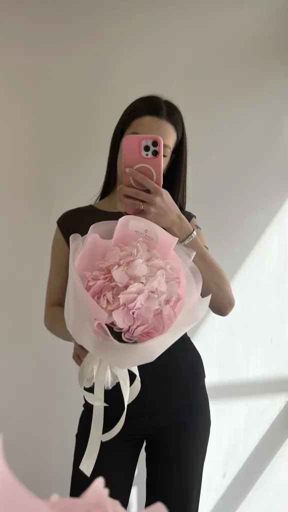 БУКЕТ С РОЗОВОЙ ГОРТЕНЗИЕЙ