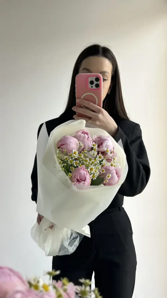 Нежный букет с пионами