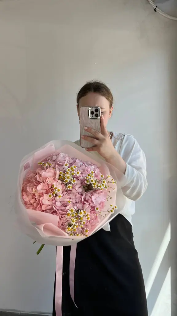 Дуо букет с гортензией и ромашкой